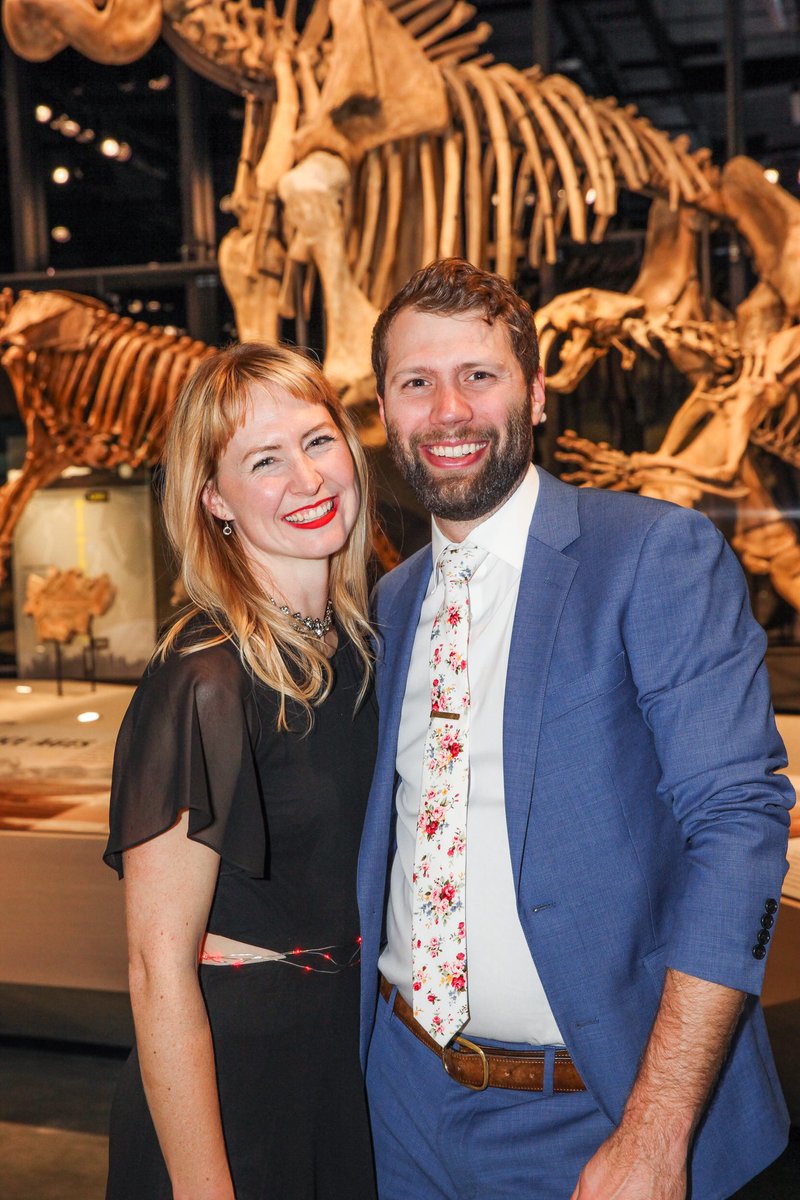 TheMetPages's tweet image. On October 5, over 500 guests celebrated the premiere of the new Burke Museum. A highlight of the evening was hearing from Dr. Kirk Johnson, Sant Director of the Smithsonian National Museum of Natural History that Burke boasts the “finest Tyrannosaurs rex skull in the world!”