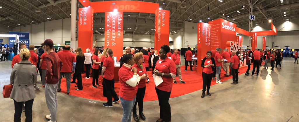 billdoern's tweet photo. Helping students make that first big decision with @berkergezer #ChallengeAccepted #SenecaSoMe https://t.co/MEiY8EDPec