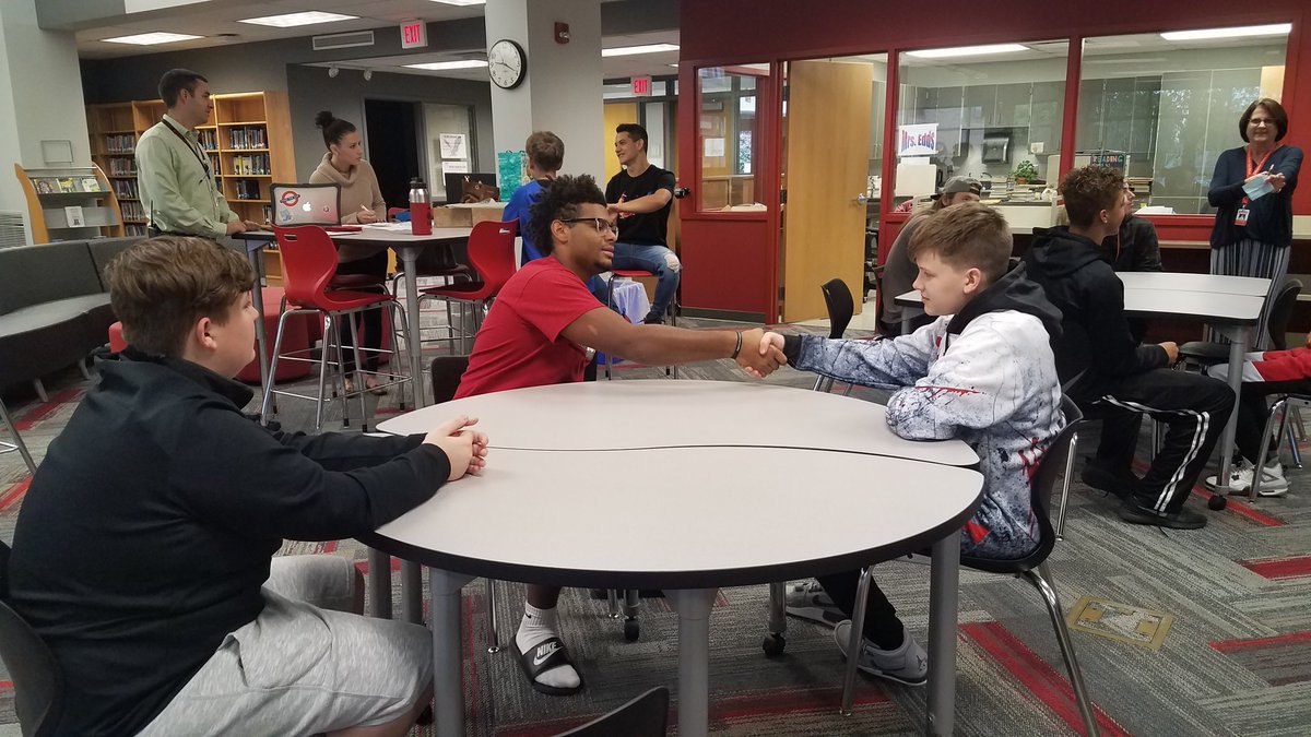 KemperBeth's tweet photo. Mentoring between @HockerGroveMS and @SMNindians began today. I predict positive impacts on mentors and mentees. #ohmygrove https://t.co/pQvF2URbl8