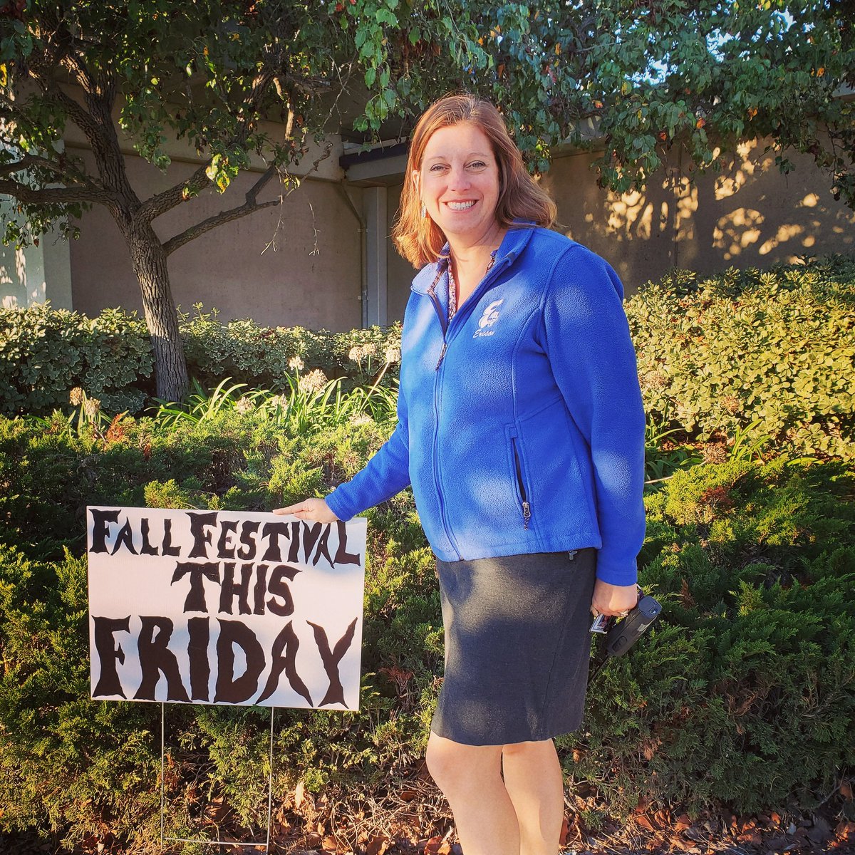 SanEricson's tweet image. Principal Ashton is excited about our upcoming Ericson Fall Festival!! Don't miss the fun this Friday, 10/25, from 5-9pm!
@friendsofericson
@sandiegounified #vikingpride #vikingfun
#BetterSD #fallfestival