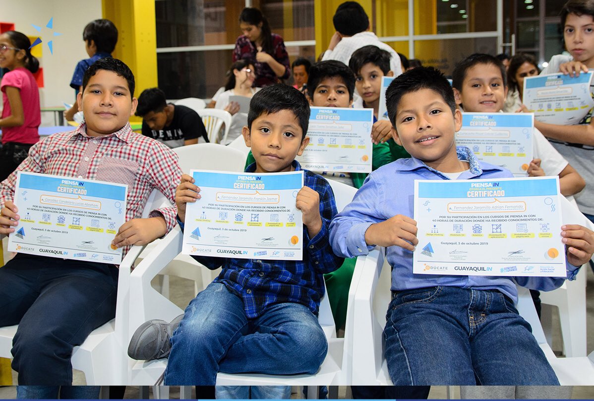 DASEAlcaldiaGye's tweet photo. ¡Nuestros pequeños están llenos de creatividad e ingenio!
Ellos son los nuevos graduados del programa #PiensaIN, donde recibieron clases de robótica, realidad virtual, modelado e impresión 3D. https://t.co/suNPg2YyqA