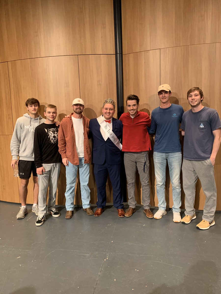 BIGGGGG shout out to Dakota Mooney aka Mr. Tech! 

Thank you again to the lovely ladies of <a href="/DeltaZetaATU/">DELTA ZETA</a> for putting on a great event yet again!