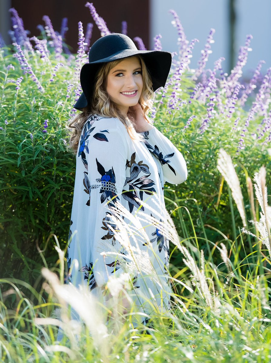 1VintageCouture's tweet photo. “Let all you do be done in love”✨💛
#seniorignite #ModernSenior #seniorchic #DFWphotographer #ExpectExcellence #seniorads #SeniorStyleGuide #seniorinspire #theseniorcollection #seniorstyleguide #senioryear #seniorpics #seniorsunday #seniorphotographer
#seniorpictures https://t.co/2tqNJN0jog