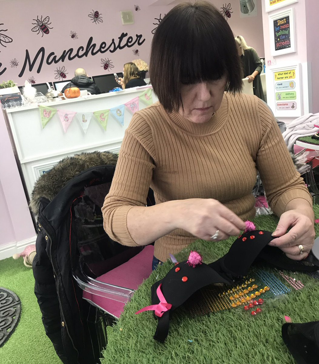 NHYPCIC's tweet photo. Having that #SpaceToConnect in our community enables us to #Unite against breast cancer, the Learning Centre say “yeh we agree decorating a bra is an odd trend, but we are raising awareness for breast cancer” #WeirdAndWonderful fun creations we made for our #BoobieTree https://t.co/XDI2R3L0F9