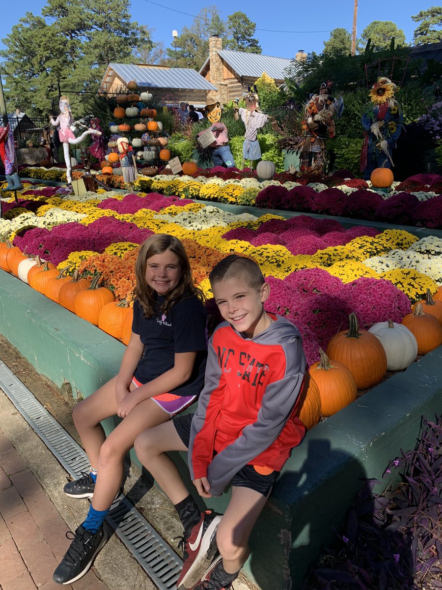 EmilyMMountford's tweet photo. Nothing Could Be Finer! @NCStateFair 🎡🎢🎪🍦🍡 https://t.co/PKzQSh2wIq