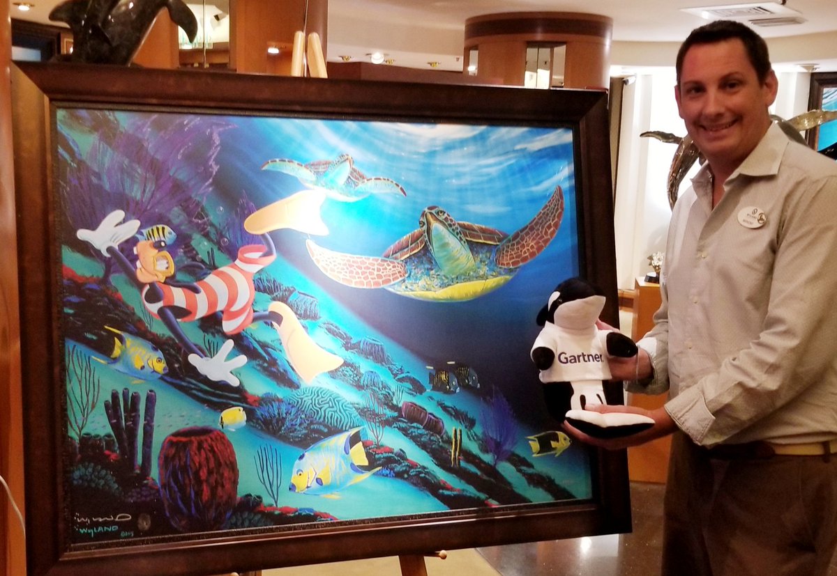 dmoleary's tweet photo. Of course @Gartner_SYM 's favorite mammal had to visit the preeminent marine life artist's gallery @ Disney's Boardwalk Resort #whatsyourwhaledoing @Wyland with @AnthonyWyland #wyland #wylandgalleries #disney #GartnerSYM #disneyworld https://t.co/zLLMPPHMlQ https://t.co/NistWgcoAf