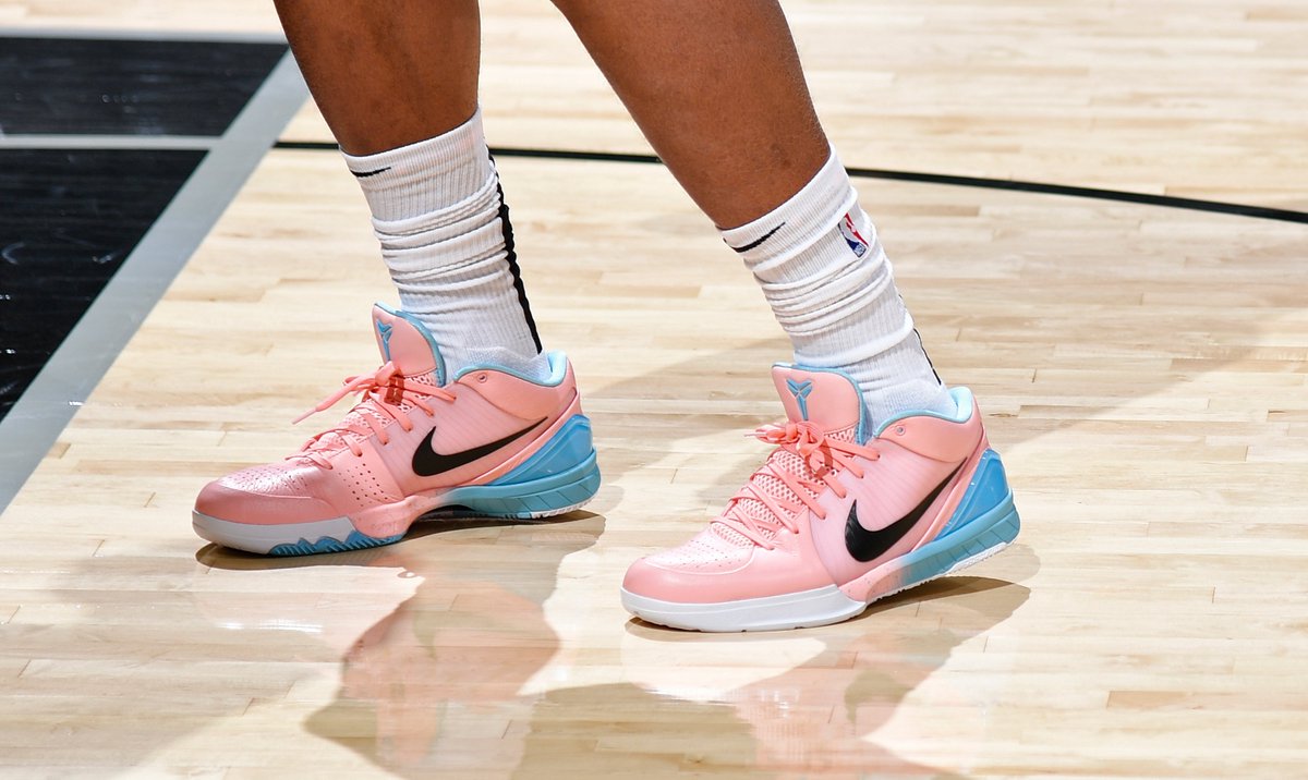 Oh those are clean <a href="/DeMar_DeRozan/">DeMar DeRozan</a> 🔥