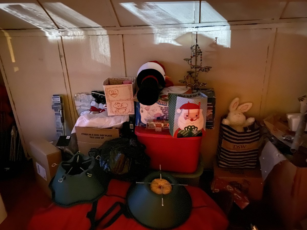 michaellengyel's tweet image. Wasn’t sold on these night mode features all these phones are coming out with. But wow the #AppleiPhone11Pro does a swell job. Some photos of #NightMode vs no night mode.
#photography #Photo
#Apple #iPhone #iPhone11 #iPhone11Pro