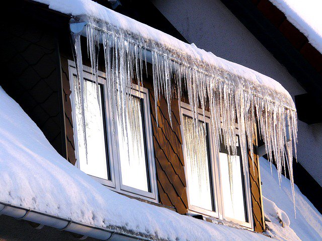 247restoration2's tweet image. As colder weather and snow may soon begin, we wanted to show you how to prevent ice dams on your property, which can cause roof damage allowing water and leaks into your home.  ow.ly/6lqd50uDwPT #IceDamPrevention