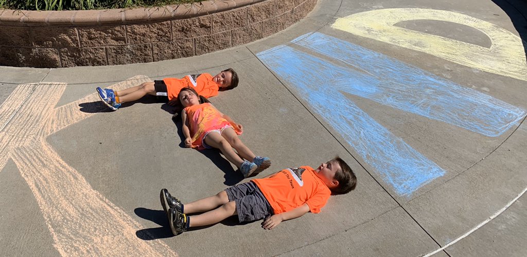 aarias2552's tweet image. Celebrating UNITY Day! Promoting kindness, acceptance and inclusion. Today and every day, BE THE “I” in KIND! 🧡 @WilliamHFrazie2 @FUESDSchools @MrEstradaFUESD @kumlor711 @Courtne40481378  #FrazierFam #UnityChain #alwayschoosekind