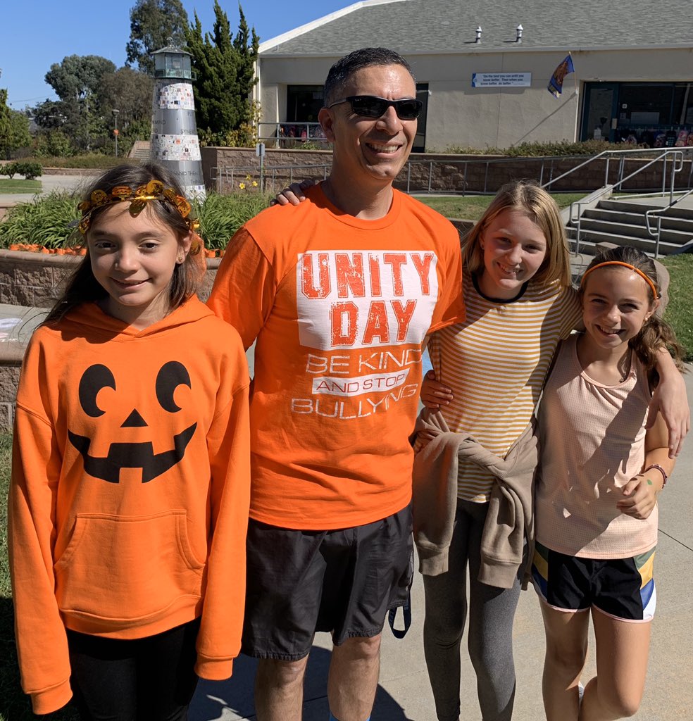 aarias2552's tweet image. Celebrating UNITY Day! Promoting kindness, acceptance and inclusion. Today and every day, BE THE “I” in KIND! 🧡 @WilliamHFrazie2 @FUESDSchools @MrEstradaFUESD @kumlor711 @Courtne40481378  #FrazierFam #UnityChain #alwayschoosekind