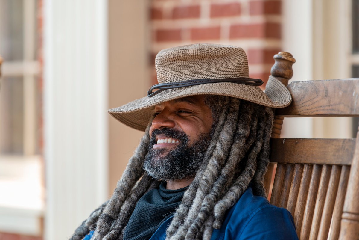 海外ドラマのfoxチャンネル ウォーキング デッド の舞台裏 カリー ペイトン演じるエゼキエル王の素敵な笑顔シリーズ