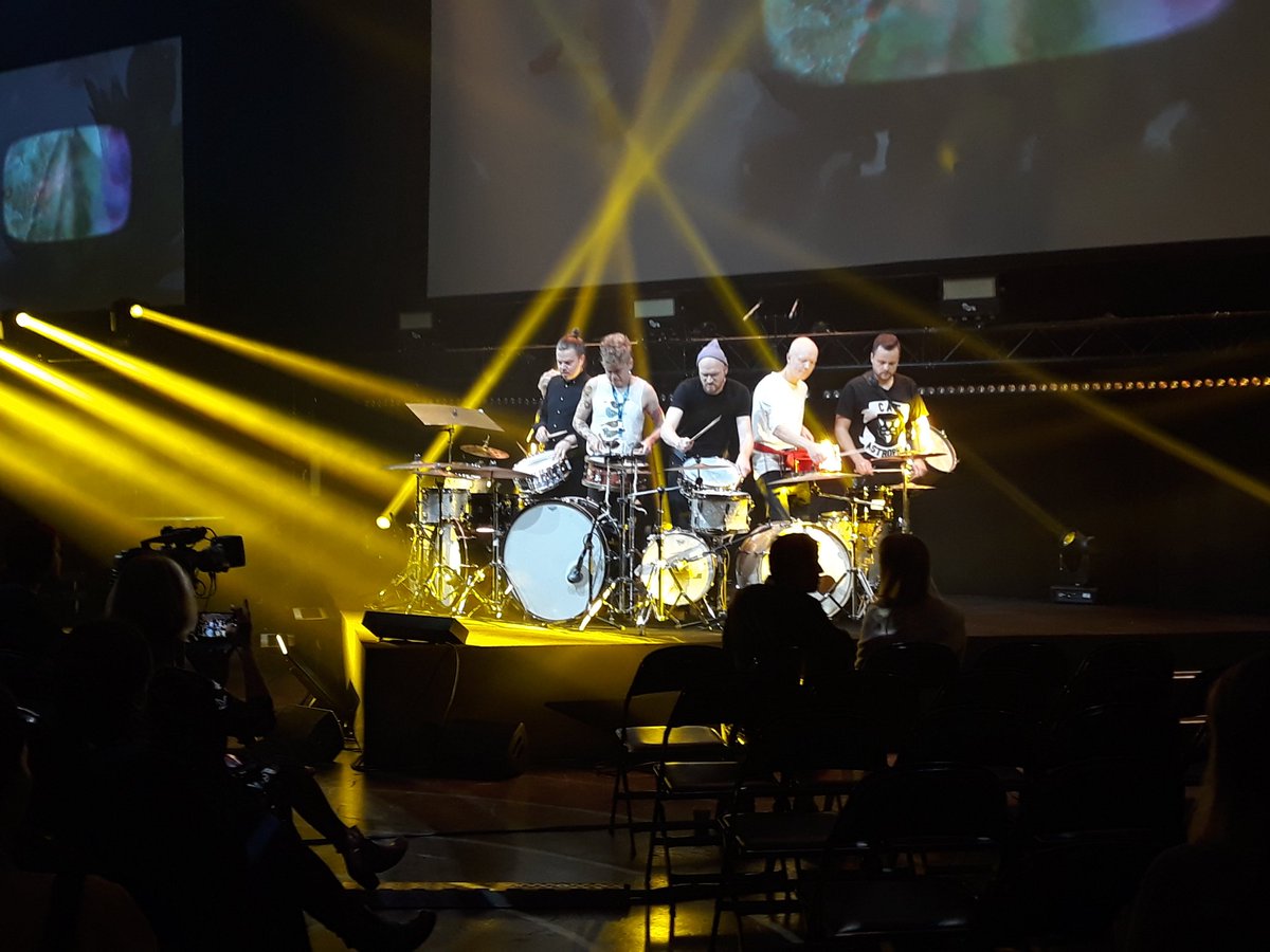 Ilkka Tolosen rumpukollektiivi käynnisti LIFT:n 2019. Täydellinen aloitus päivään. Kiitos! #LIFT2019 #sielupestyjahuuhdeltu