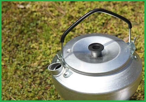 100均のやかんがキャンプで活躍 持ち運びに便利な人気商品5選をご紹介 Kurashi No