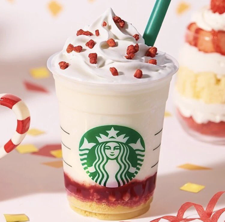 11月1日発売！！スタバの新作！メリーストロベリーケーキフラペチーノ！！