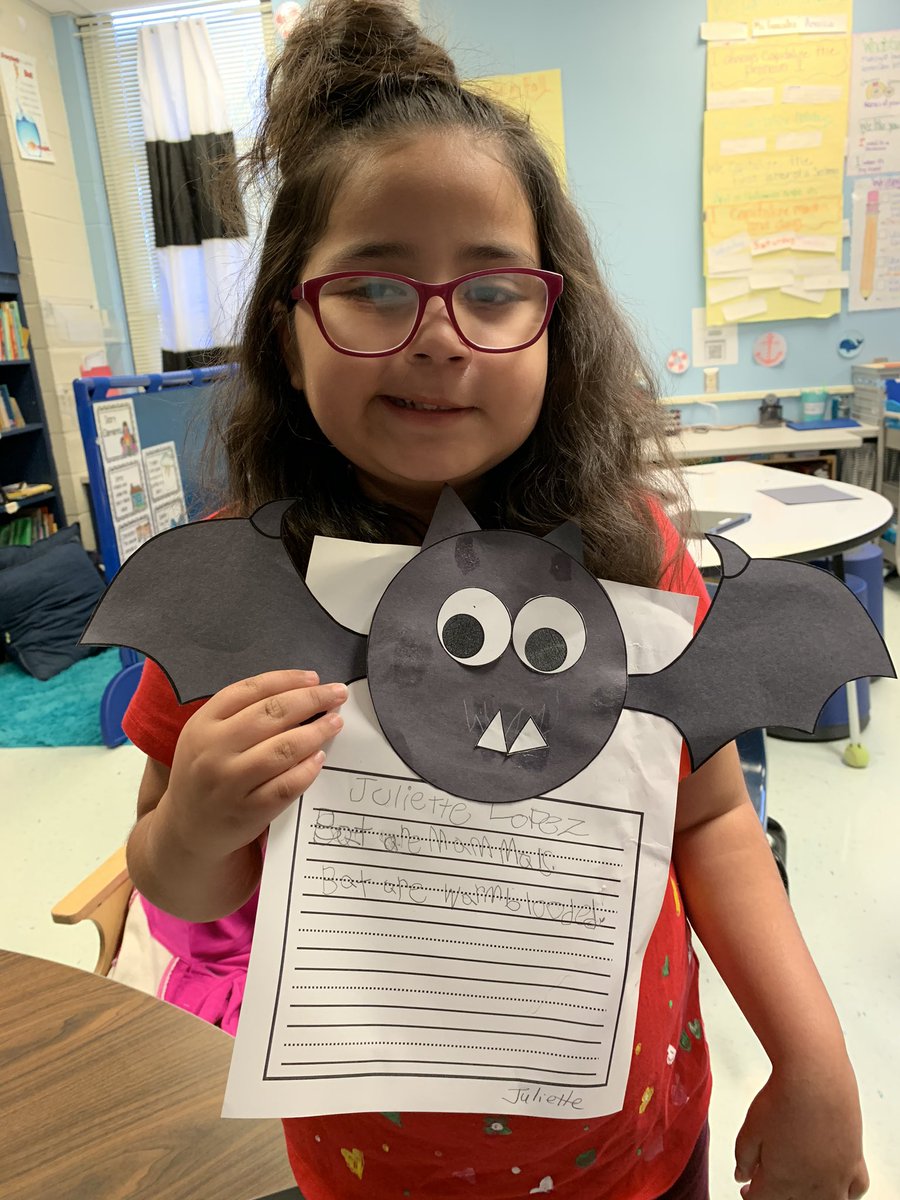 MrsHarding12's tweet photo. My students used a graphic organizer to do some great writing about bats today. I think they did an amazing job!! @RERockets @BirdvilleISD #rerockets #wearebirdville #teacher #bats https://t.co/bUVYJds29V