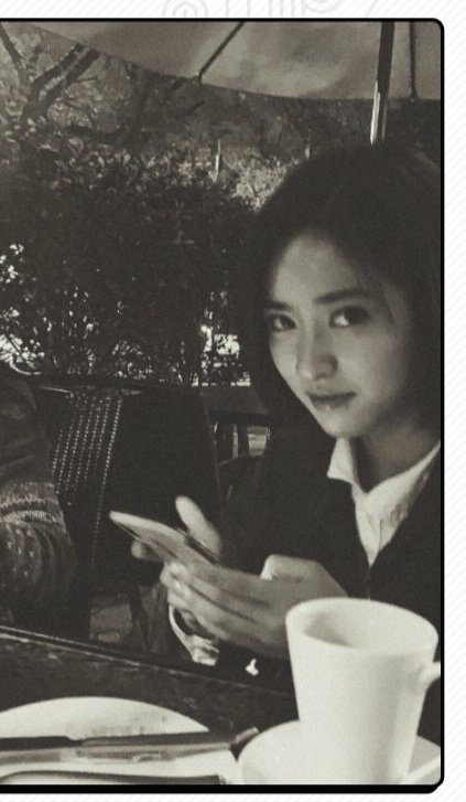 TaeV_Elle's tweet image. What&apos;s  with  #BlackTechnology? 😉

Your latest douyin post was also in black and white. 

#WangHeDi #ShenYue