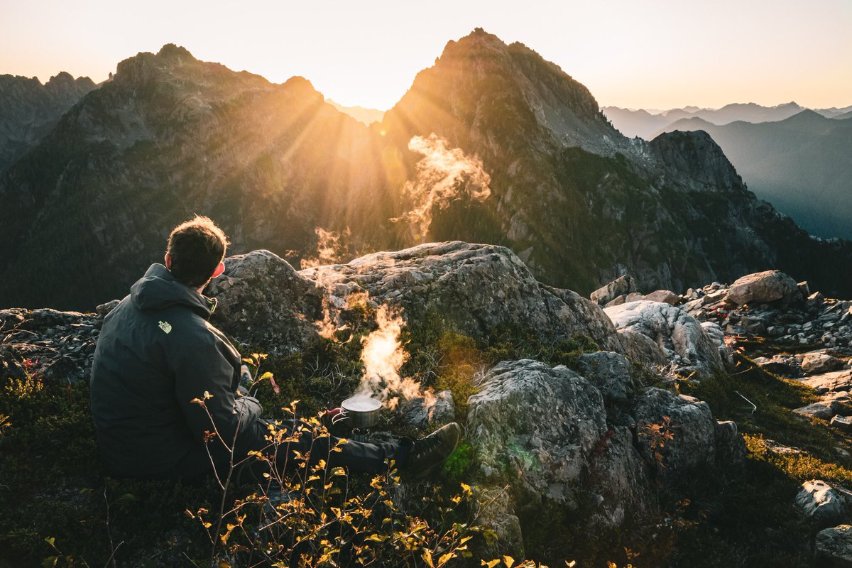 Stasher_BC's tweet photo. I entered this photo into my local section club of the @alpineclubcan annual photo contest. I figured this was a good one for mountain summer activity scene #ACCVI #alpineclubofcanada ⛰ Yes this is Vancouver Island people, we have amazing mountains here 🤘🏼#ExploreBCbyBus https://t.co/Z9AEOQIvJD