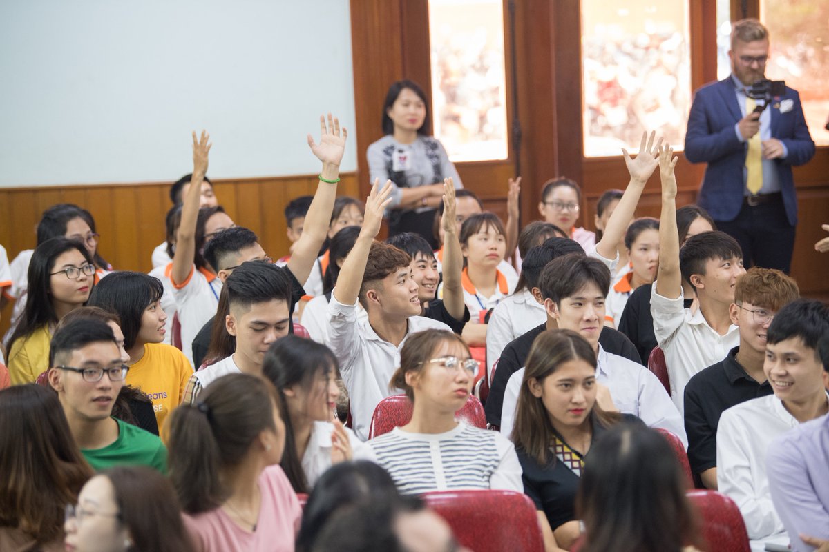 WorldSkills Australia strengthens bonds and educational ties in Vietnam. READ MORE bit.ly/2p7X2QF @RobynMudie @MySkills_VET #VETnews #AUSnews #VocationalEducationAUS @AusChamvietnam