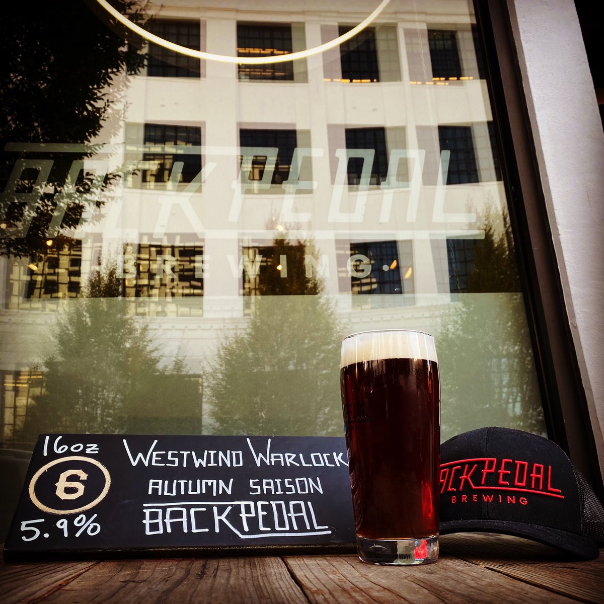 🚨 New beer alert🚨 Westwind Warlock is on today! A lightly toasty and roasty, gently spiced Saison to ring in Autumn and the start of the Blazers season.