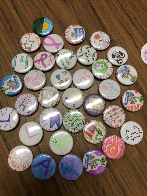 SchLibRI's tweet photo. RT @librarianGMS I loved joining the NEW Middle School #Bookclub! Thanks for inviting me! @esmlibrary #rimsba https://t.co/oCyquUsbi6