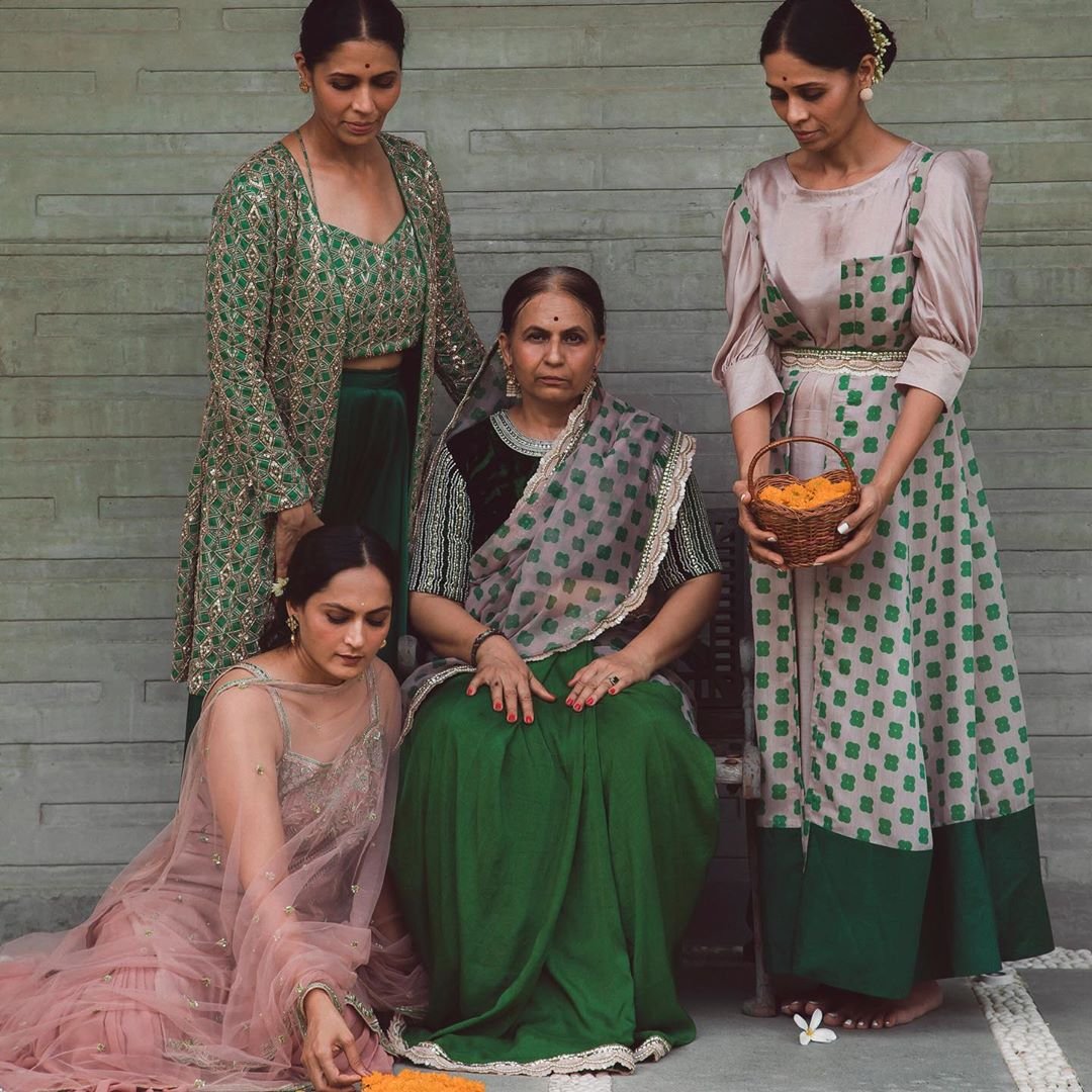 Our new festive design for Payal & Zinal designer for their “MEIRA” Collection.
.
#festival #meiracollection #prints #indianfestival #brides
#gndartstudio #patterns #bridesmaid #wedding #fashion #greenoutfit #indowestern #womenfashion
#designs #patterns #futracollection