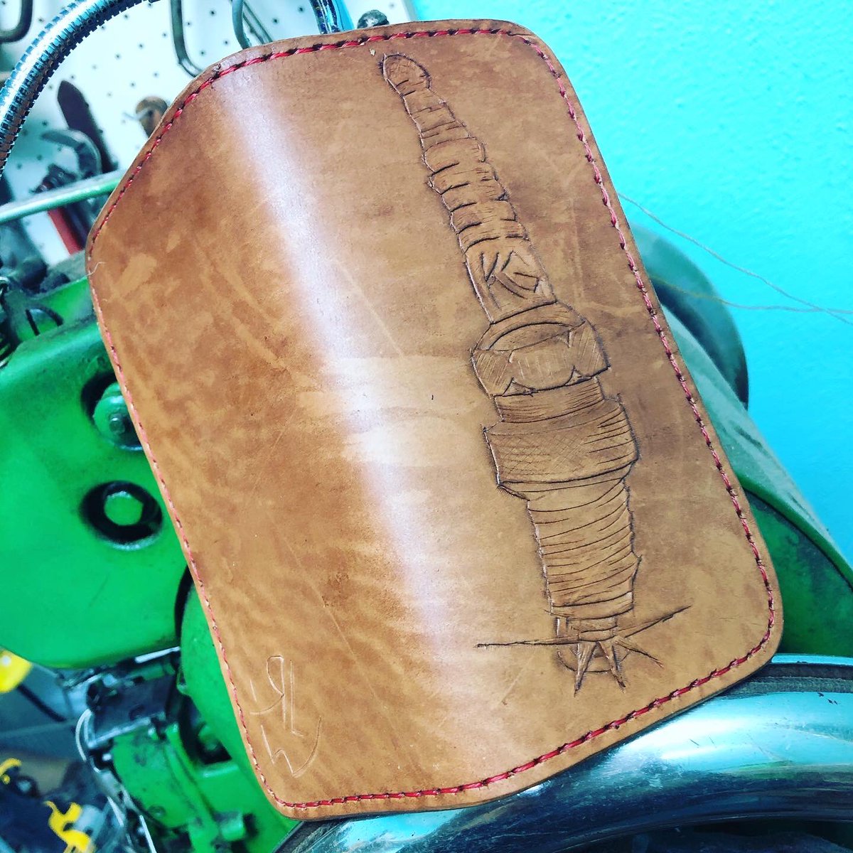 robinsonleather's tweet photo. Custom handmade, hand-stitched leather wallet. #leather #robinsonleatherworks #wallet #handmade https://t.co/OLOidynsaF