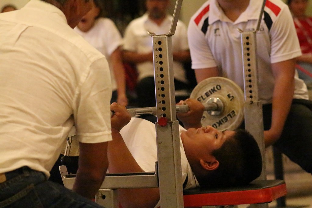InspiracinDepo's tweet photo. #PoblanosEnAcción
Humberto Aquino Reyes logra la hazaña al conquistar medalla de oro 🥇en powerlifting, en la Paralimpiada Nacional #Colima2019 https://t.co/z5N0JERwBp