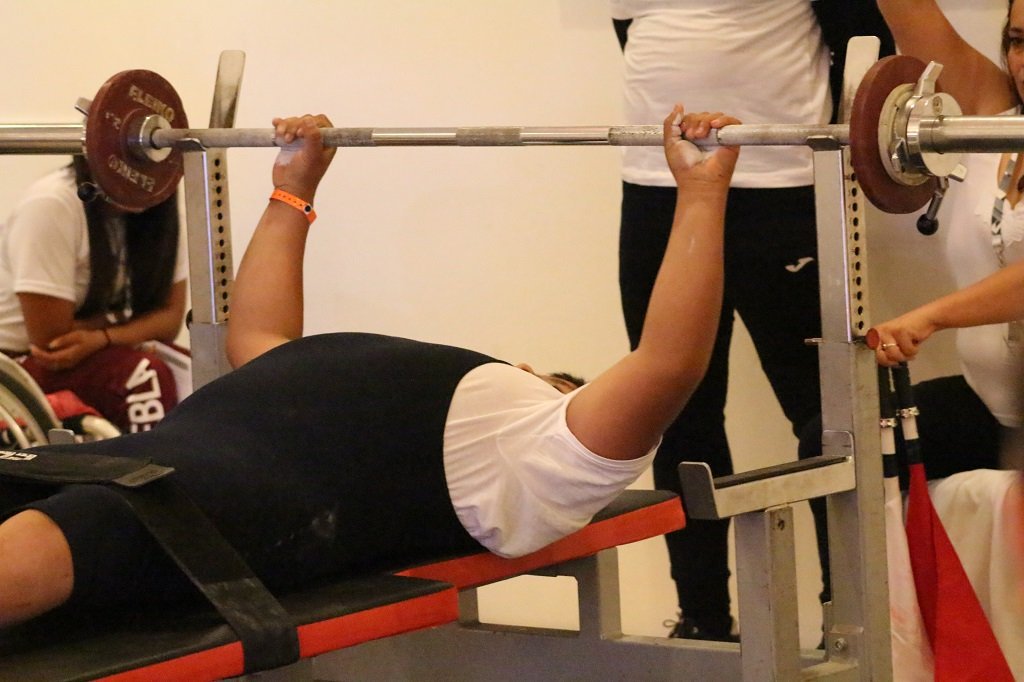 InspiracinDepo's tweet photo. #PoblanosEnAcción
Humberto Aquino Reyes logra la hazaña al conquistar medalla de oro 🥇en powerlifting, en la Paralimpiada Nacional #Colima2019 https://t.co/z5N0JERwBp