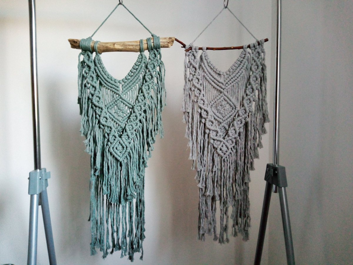 PurpleFlowerBox's tweet image. The winner of my giveaway chose the colour Laurel for her Lilla wall hanging. What would be your choice? #bohochic #bohostyle #macrame etsy.com/uk/listing/725…