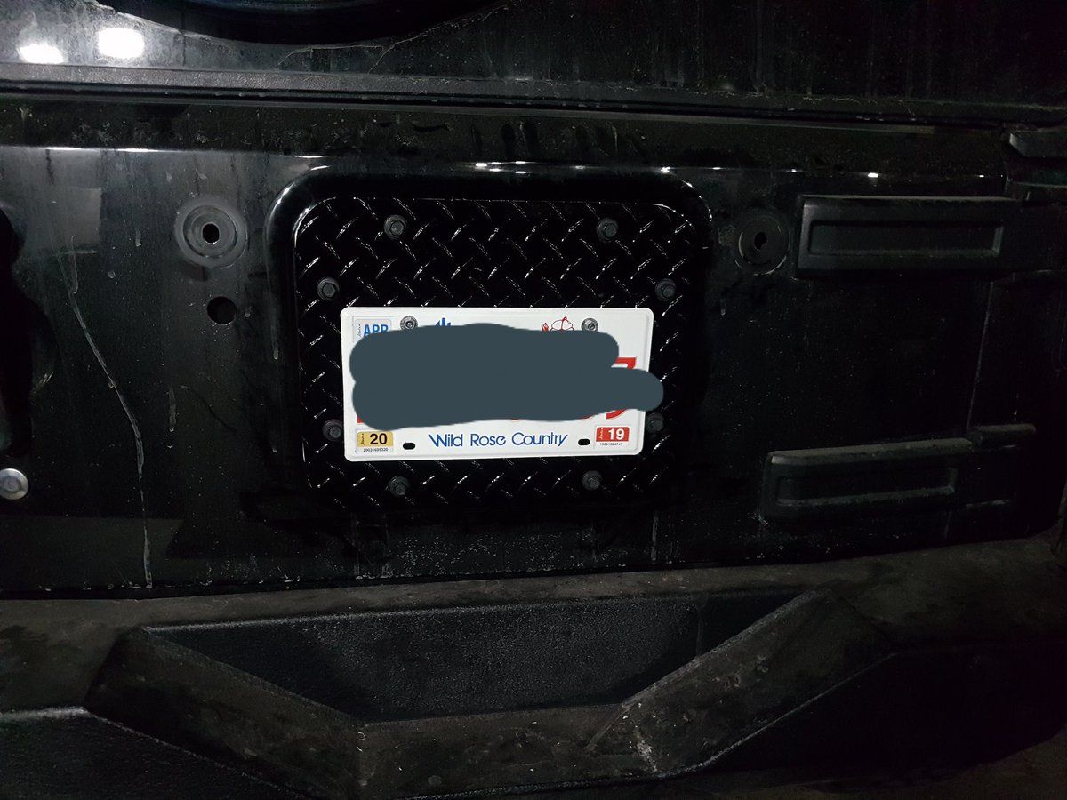 Misfit_shipbox's tweet photo. Got pulled over for obstructed plateπ so hubby made misfit his new plate mount! Just need the hole plugs & light! #jeeplife #jeepfamily #yyc #pulledover #jeepher #makingitmine https://t.co/DHZRMiH0Sp
