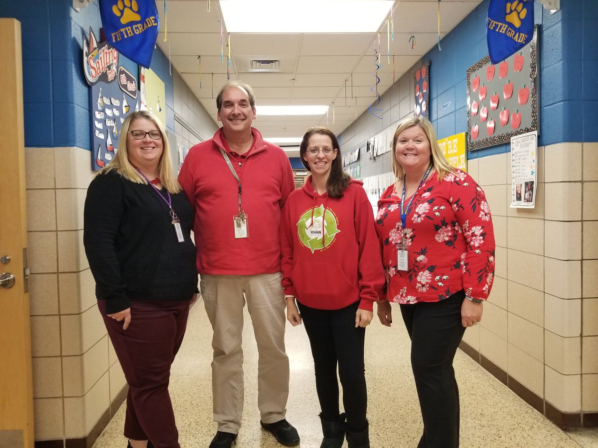 miss_stecklein's tweet photo. Red Ribbon Week! @Willow_Dale_ES #RedRibbonWeek2019 https://t.co/CW3uLGq9fR