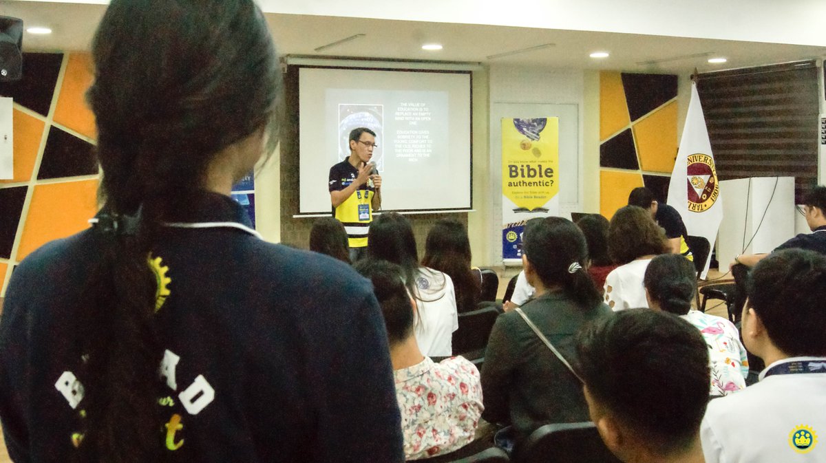 mcgibread's tweet image. A week-long LIBREAD services happened at Tarlac State University Main Campus from October 14 to 18 during the school's foundation week. BREAD Society offered free book covering &amp;amp; printing services, school supplies &amp;amp; bookmarks.

A BREAD orientation &amp;amp; a Bible study were also held.