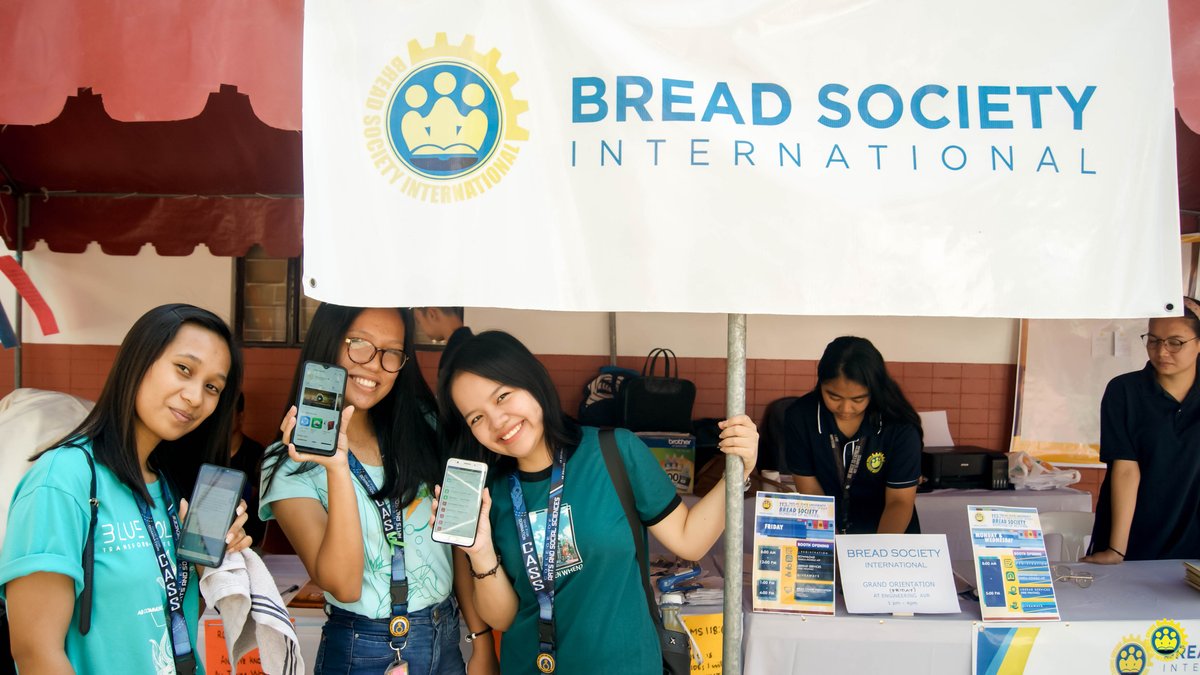 mcgibread's tweet image. A week-long LIBREAD services happened at Tarlac State University Main Campus from October 14 to 18 during the school's foundation week. BREAD Society offered free book covering &amp;amp; printing services, school supplies &amp;amp; bookmarks.

A BREAD orientation &amp;amp; a Bible study were also held.