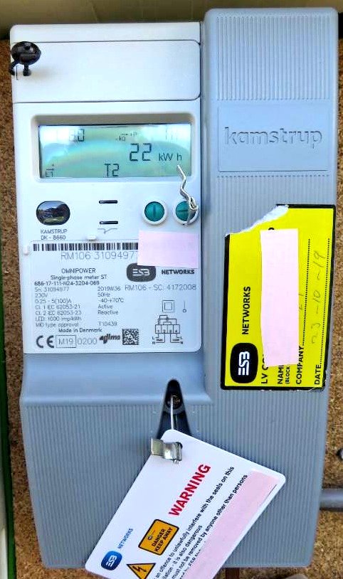 Tek4um's tweet image. New electricity #SmartMeters being installed, using 2G, prob in 2020, to send meter readings.
Green button cycles through 8 screens.
#Kamstrup user guide etc can be found here:
products.kamstrup.com/index.php
Select: Electricity | 01 Meters | Omnipower 1 phase.
#esb #iot #nbiot