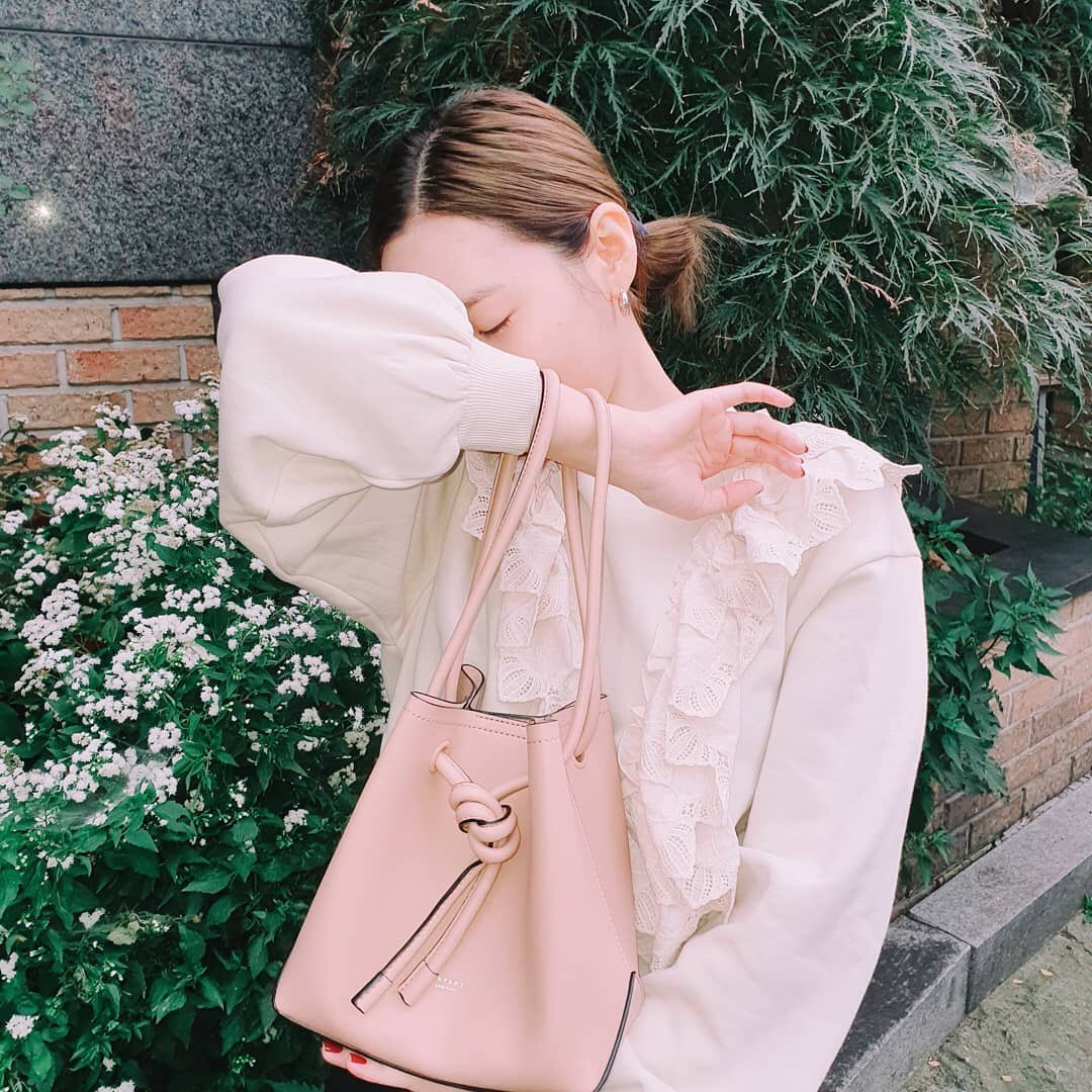 leeSunmiWorld's tweet photo. MIMISTAGRAM | 부끄 부끄
📷 @leedongz 

https://t.co/qriWxl2M5Z https://t.co/Ai8hNGP8dl