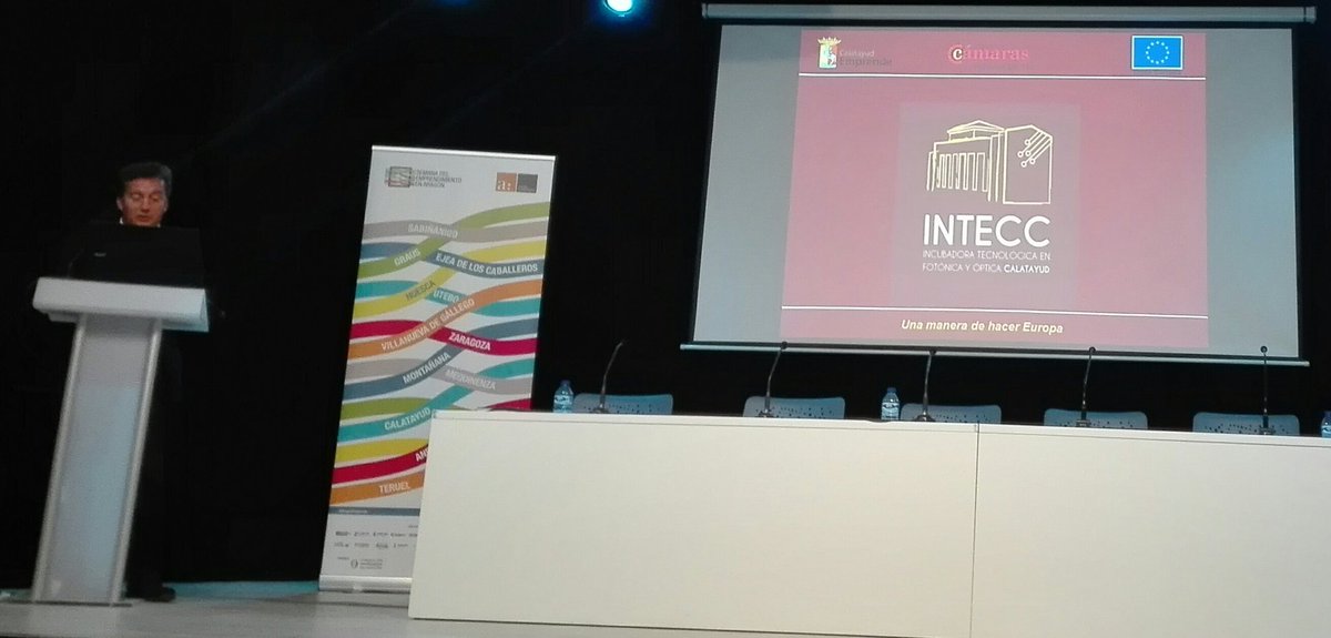 legrator's tweet photo. Rafael Rincón @AytoCalatayud
Presenta la incubadora de alta tecnología #INTECC "La Harinera" dedicada a la óptica.
#EmprendeAragón en #Calatayud
@AragonEmprende https://t.co/OSG8Cc43M2