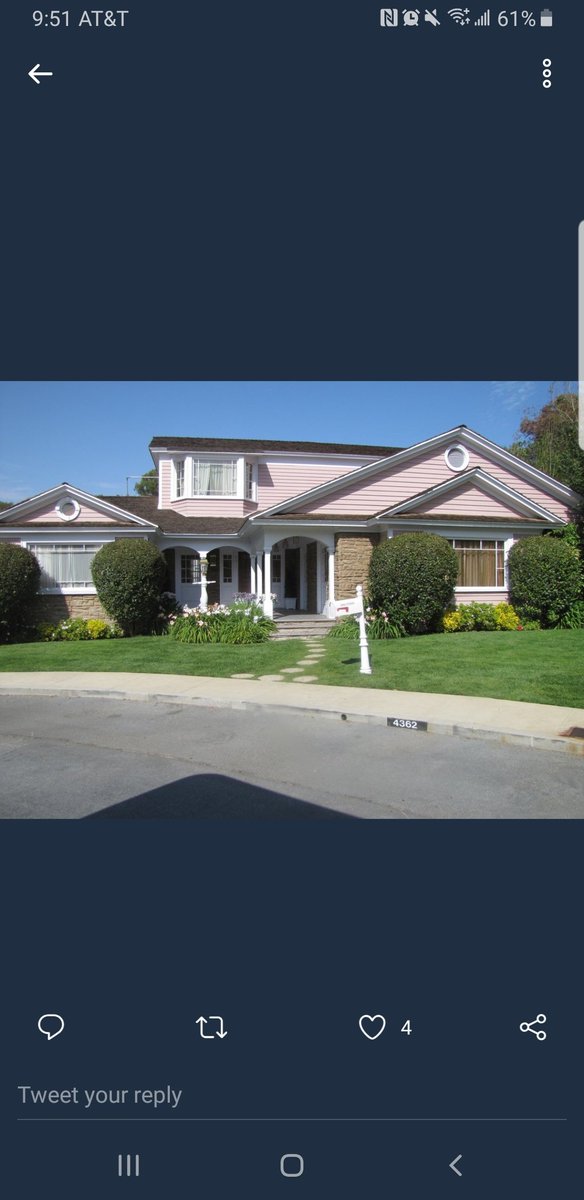 RandomRandee's tweet photo. This was the inspiration for the house build. https://t.co/VC3PxvND9Y