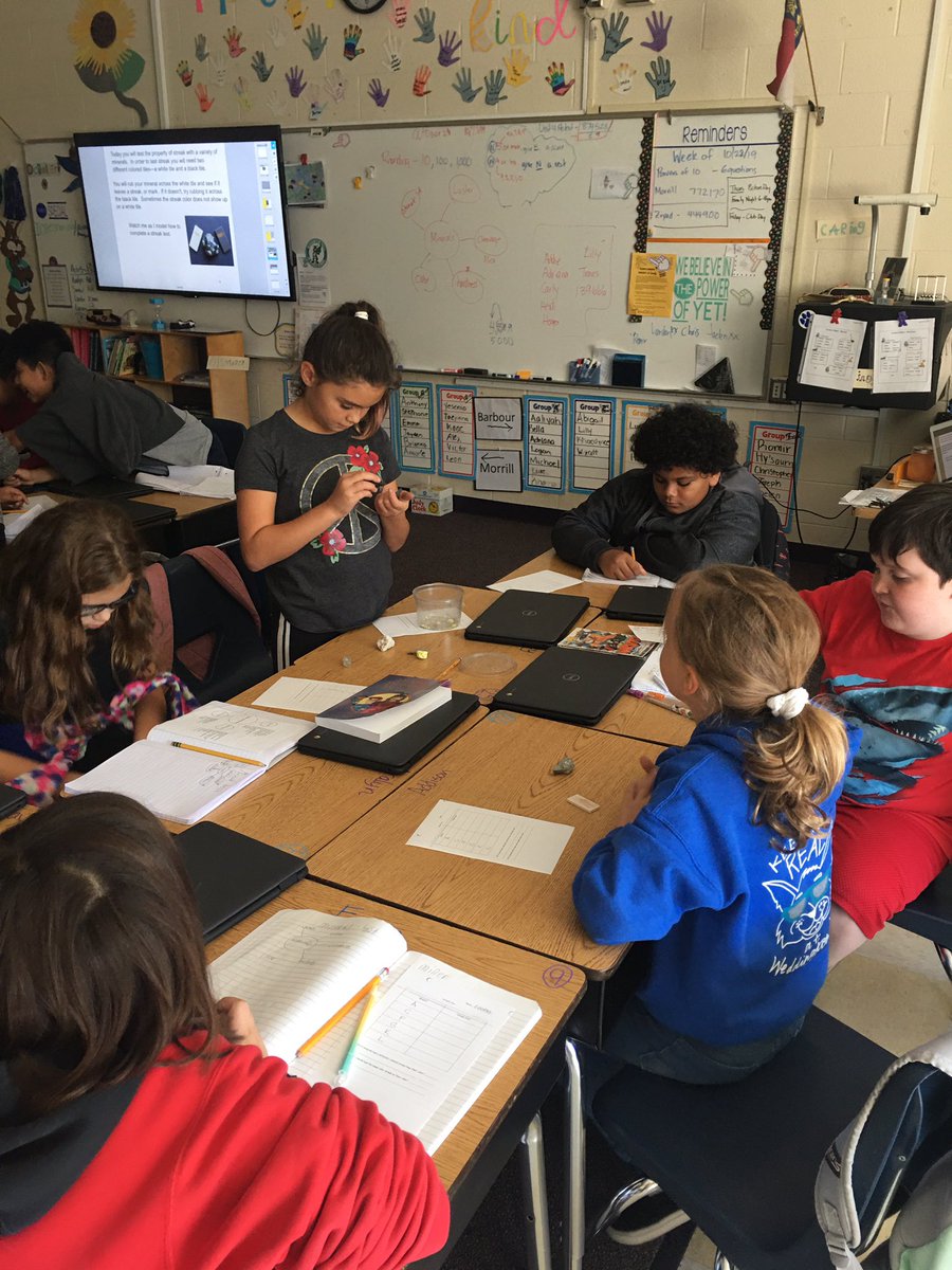 catnorman00's tweet photo. Inquiry with questioning on the hardness and streak test for minerals. Lots of collaboration and team work going on! @ibpyp   @WHESIBPYP    #groWHere https://t.co/rGjy9C9WmH