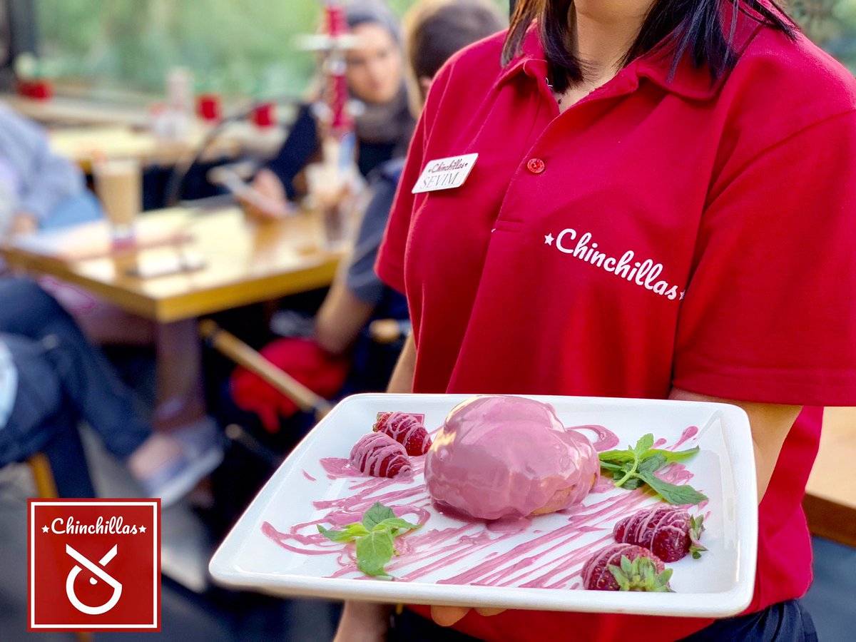 chinchillasblt's tweet image. Chincillas’ta perşembe anti-depresanı:

Ruby Ball 🧁😋 #chillgood

#chinchillasbalat #rubyball #perşembe #balat #tatlı #balatsokakları #food #chinchillas #haliç #food #istanbul #photography