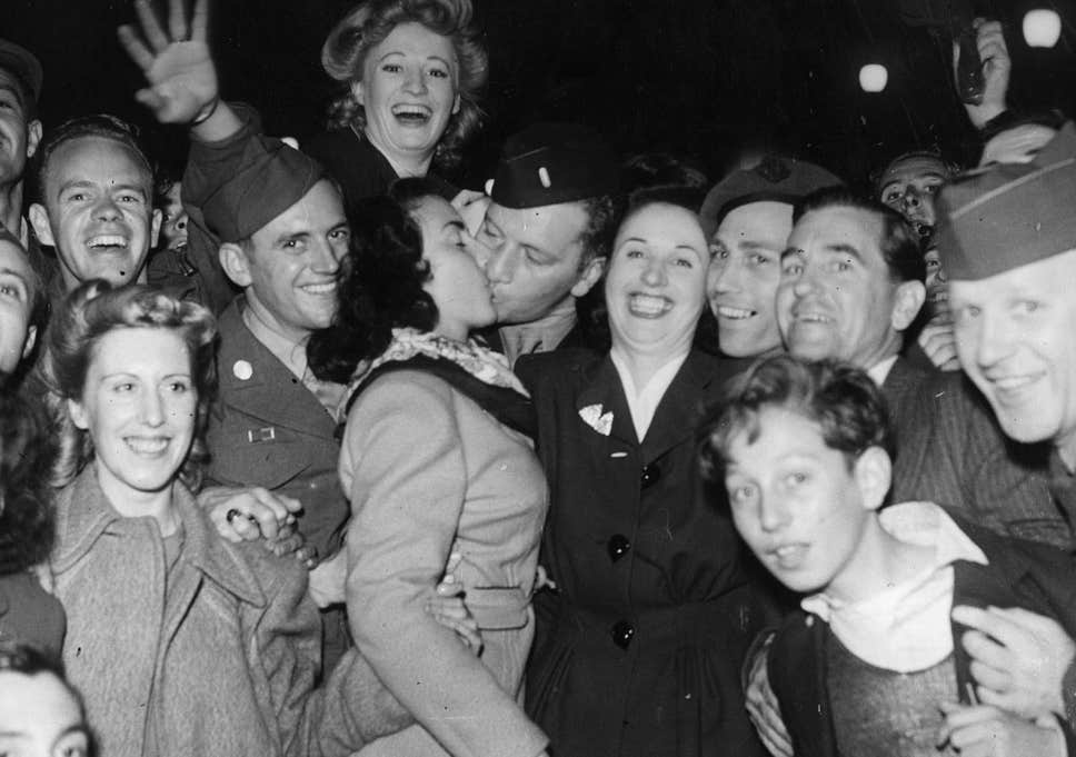 searchlights_sg's tweet photo. Mum and dad wanted to stay in, but I’m off into Yate to celebrate Victory in Japan. I think they will need a great deal of time to mourn Kenneth before they can celebrate anything. #Iris https://t.co/0WXeb4IRnw