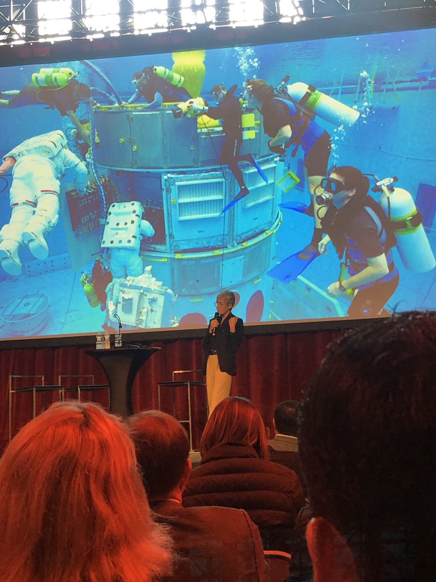 MEVE_SCL's tweet photo. ´Ne te demande pas de quoi tu es capable mais de quoi tu as envie ´ décidément cette rencontre avec @claudiehaignere est pleine d’émotion et de auto réflexion @GroupeAPICIL https://t.co/w8f1YhDCjK