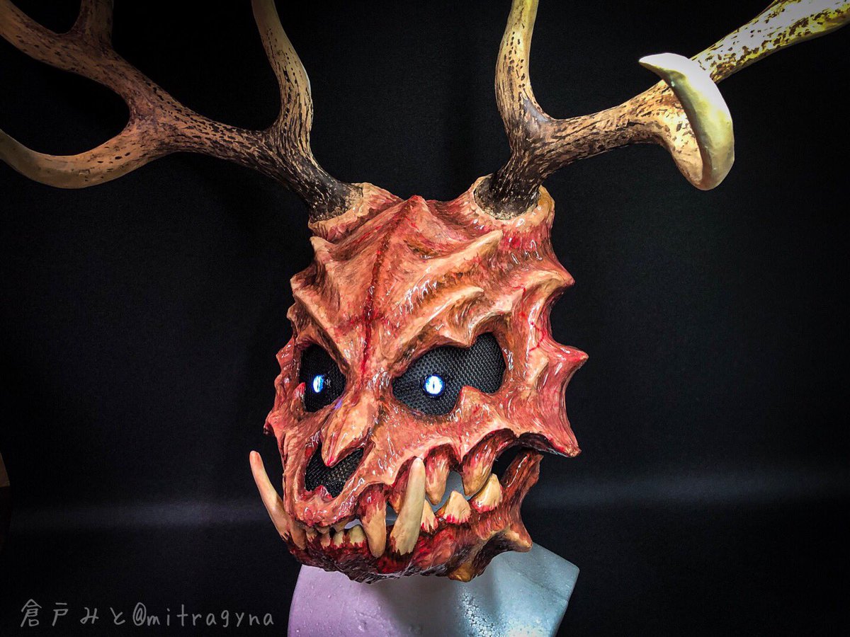 倉戸みと 異世界転生者のための創作book 発売中 V Twitter 工作用紙や粘土でクランプスマスクを作ってみました ハロウィンやクリスマスのご参考になりましたら幸いです 各パーツの作り方 鹿ツノ T Co R1ubaskovm 骨マスク T Co