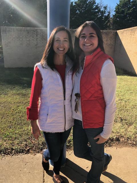 ❤️ opposite matching with my teaching sister! <a href="/nicole_poore/">Nicole Poore</a> #charactercounts #reddaythebestday #oppositesattract #caringday