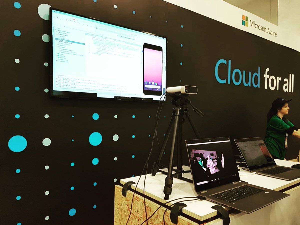 microsoftitalia's tweet image. Solo al nostro booth #CodemotionMilan19 sarà possibile provare Azure Kinect DK, kit con sensori avanzati di #AI per creare modelli sofisticati di visione artificiale e conversione voce/testo, attualmente disponibile solo in USA e Cina! #MeetMicrosoft @danardelean @CodemotionIT