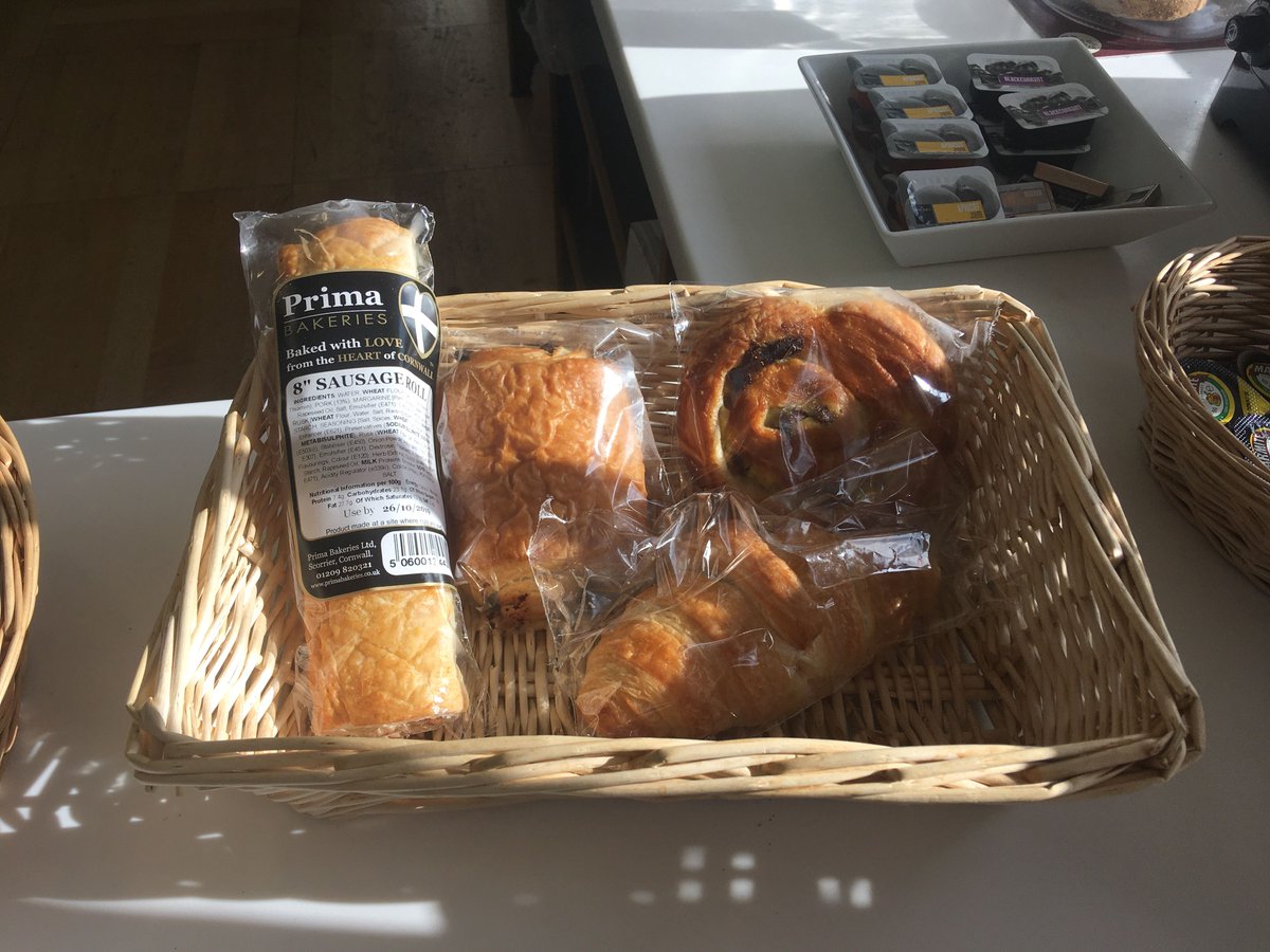 MartinSimonneau's tweet photo. Hi @PlymUni,
In an age in which plastic pollution is destroying large swathes of marine ecosystems and much more, how do you explain plastic packaging of the @primabakeries pastries you sell in your TIC café on the Penryn campus in Cornwall? #sadreality #profitovernature https://t.co/2Bi5wWLeAm