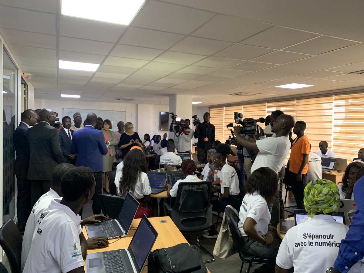 fabriceandre's tweet photo. Inauguration #OrangeDigitalCenter de Dakar. @orange_sn et @GroupeSonatel , avec @orangeafrica ouvrent au Sénégal un puissant outil au service de la jeunesse et des startups pour accélérer le développement et mettre le numérique au service de tous https://t.co/iMc26MBj6a