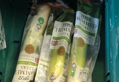 Tesco verpakt prei per stuk in plastic 'tegen onnodige voedselverspilling'    ow.ly/zrUg50wQTPy