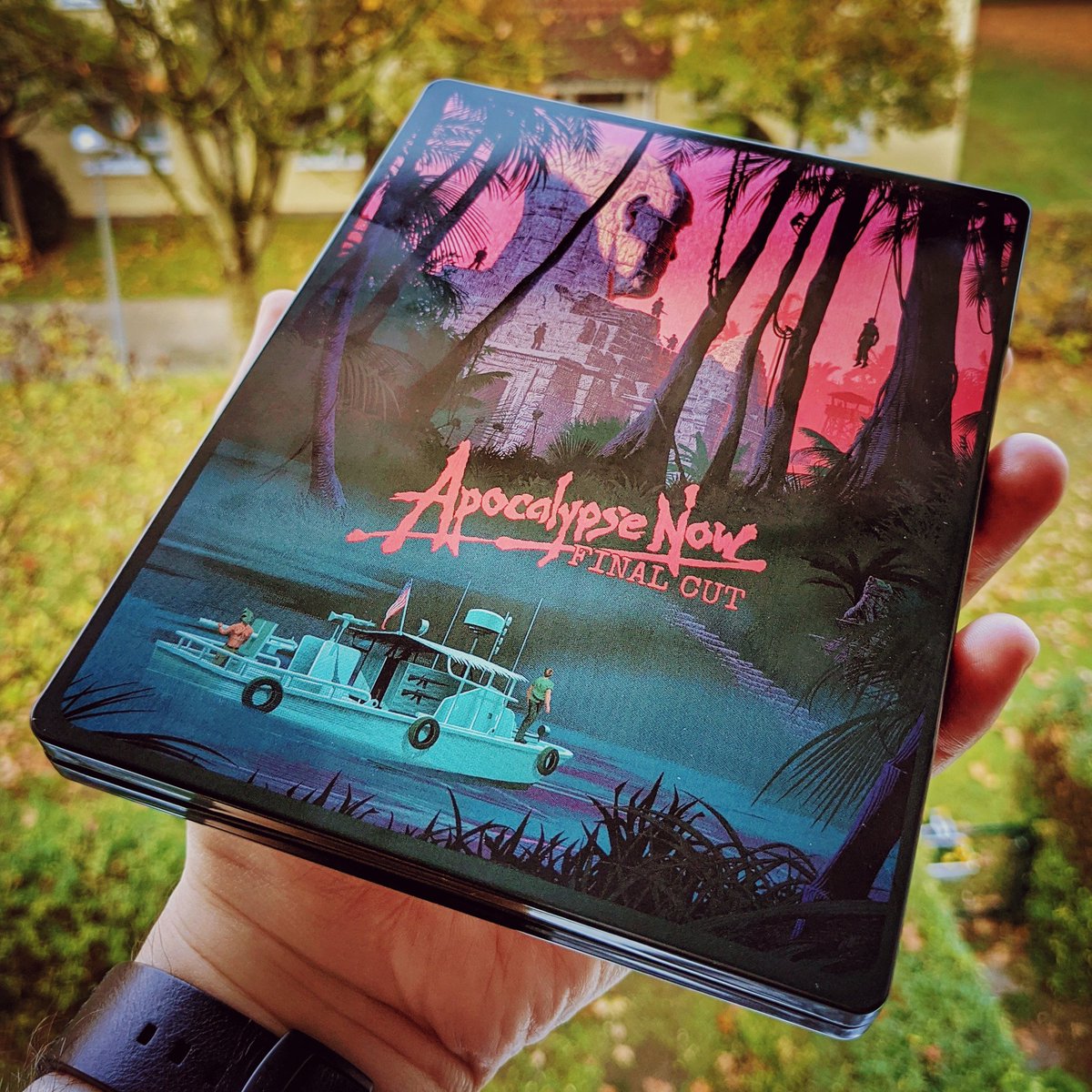 Ich liebe den Geruch von Verlosungen am frühen Morgen!

...#ApocalypseNow im neuen Final Cut bei mir auf Instagram und Facebook.