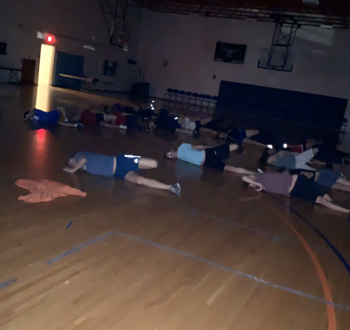 VikingLhs's tweet photo. Early morning yoga for our Viking swimmers to start practice. @VikingLhs @LamarHigh https://t.co/vs0AvabUpl